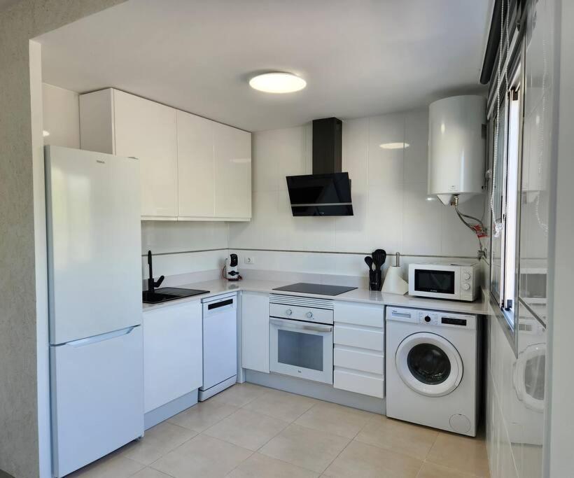 Apartamento En Les Alqueries Con Aire Acondicionado Alquerías del Niño Perdido Bagian luar foto